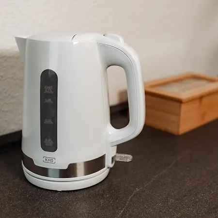 5 Bett-wohnung In Guter Lage Von דירה *