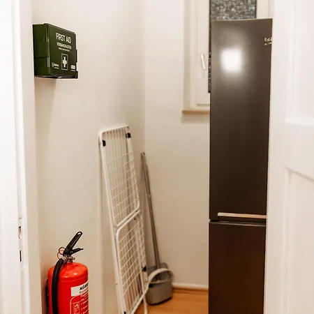 5 Bett-wohnung In Guter Lage Von