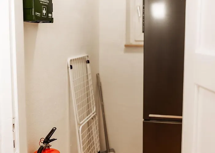 5 Bett-wohnung In Guter Lage Von